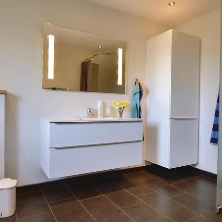 Four-bedroom In Brande Omvrå